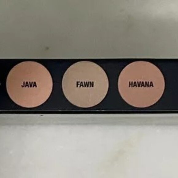 Anastasia Beverly Hills Contour Kit - Light to Medium - Perfect for Sculpting! - Picture 4 of 7